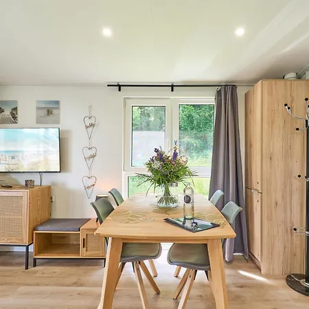 Schnieke Luette Huus * シャルボイツ